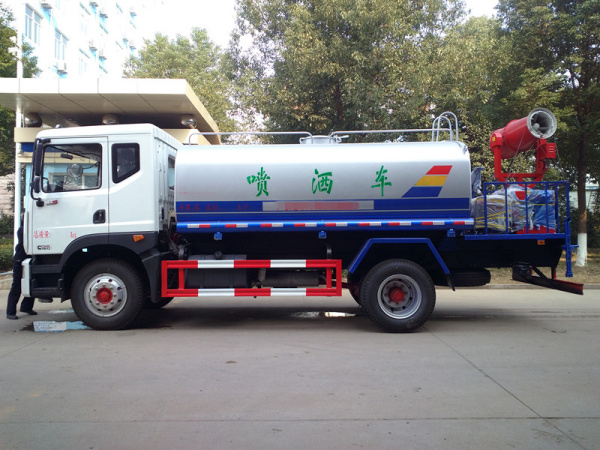 东风d9多功能抑尘车